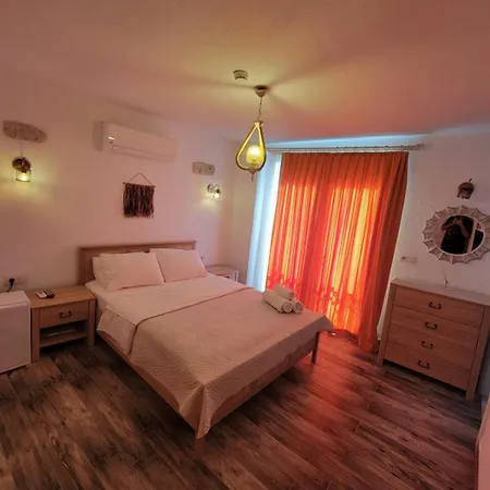 Paris Alacati Butik Çeşme