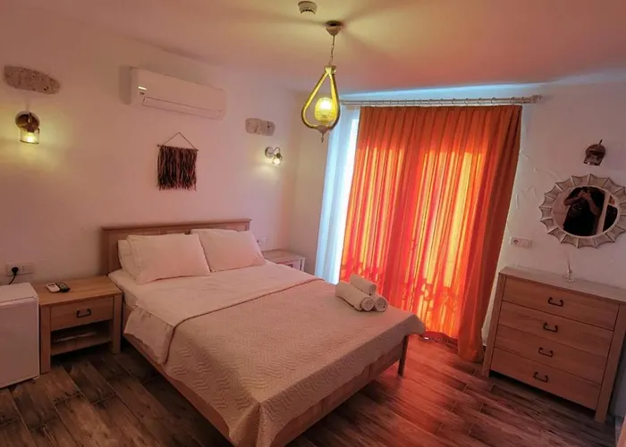 Paris Alaçatı Butik Çeşme